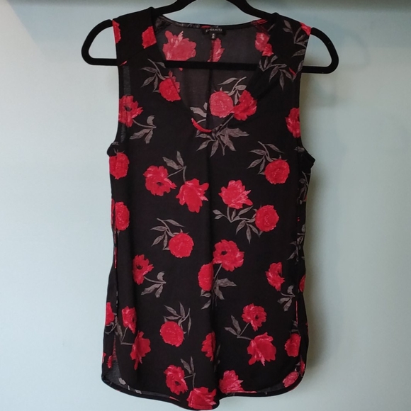 🦩 Dynamite | Black & Red Rose Dress Top 🦩 - Picture 1 of 3